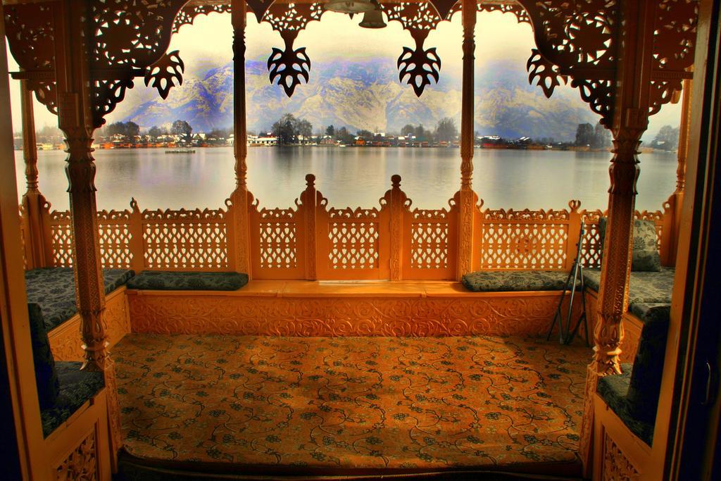Готель Yadgaar Houseboats Срінагар Екстер'єр фото
